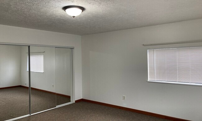 Building Photo - 7235 SE Clatsop St