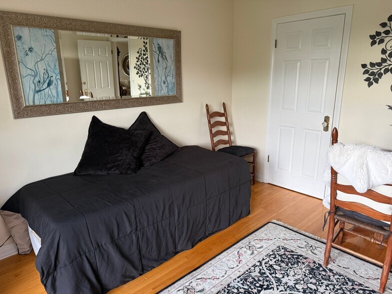 Building Photo - 102 E Buena Vista Ave