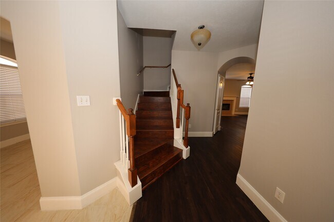 Building Photo - 5539 Mountain Forest Dr