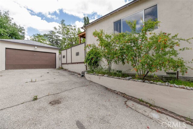 Building Photo - 10630 Samoa Ave