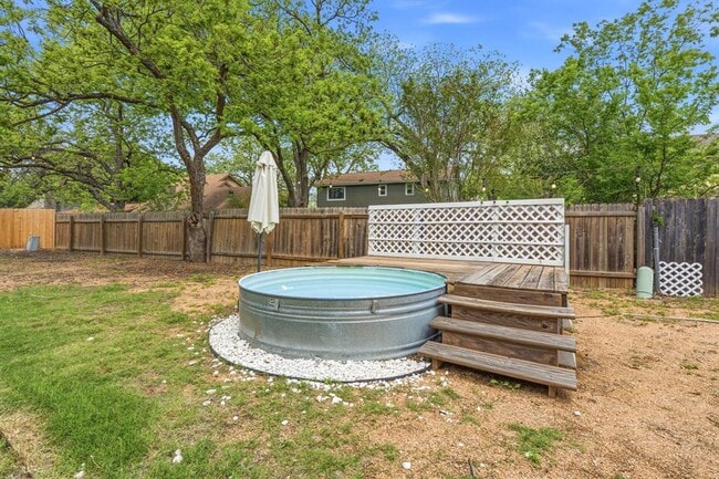 Building Photo - 5804 Brook Valley Dr