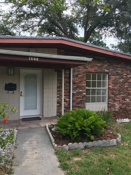 Primary Photo - 1200 Tanager Dr