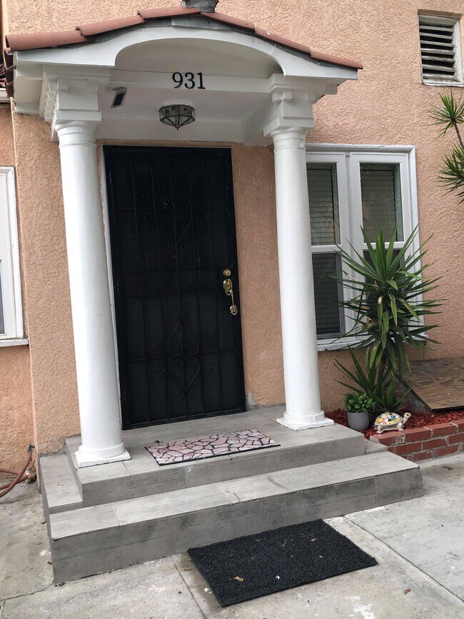 Primary Photo - 931 N Hoover Street