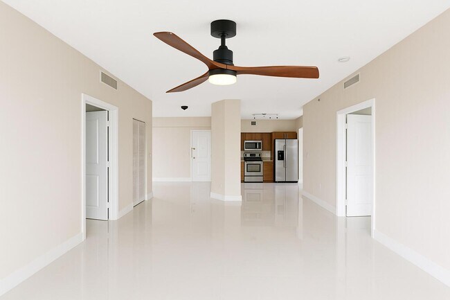 Building Photo - 250 NE 3rd Ave