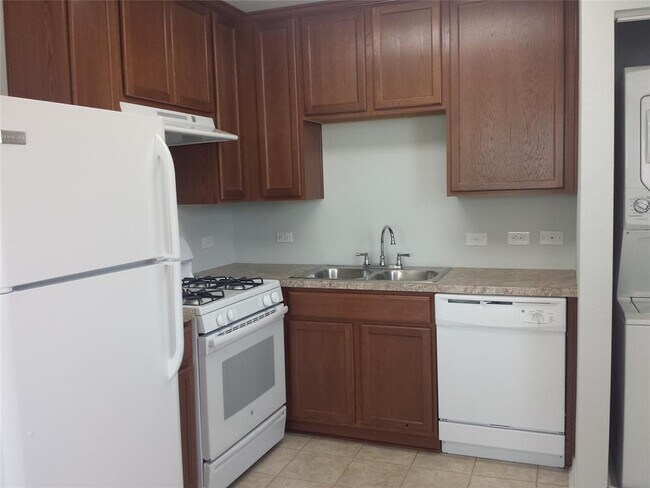 Building Photo - 340 Perry St