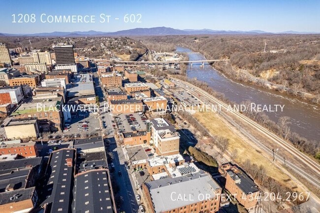 Building Photo - 1208 Commerce St