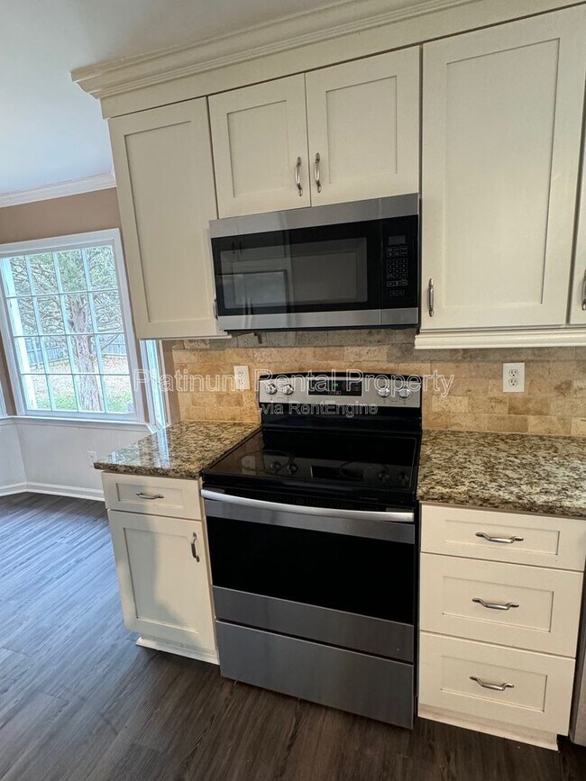 Building Photo - 2990 Summit Ridge