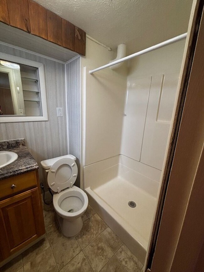 Building Photo - 4 Bedroom 2 Bath Single Family Home In South Cheyenne