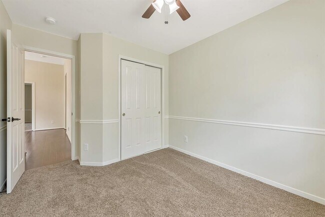 Building Photo - 27 Bethany Bend Dr