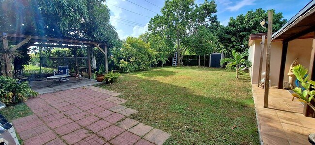 Building Photo - 15403 SW 107th Ct