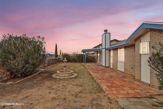 Building Photo - 905 Mark Wallace Ln