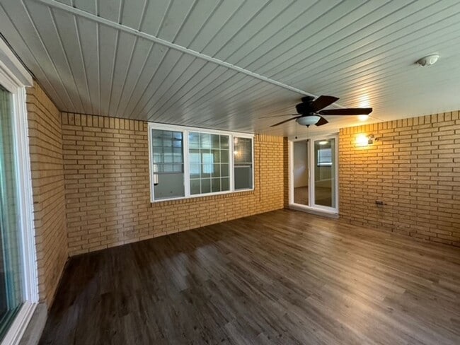 Building Photo - Comfy & Spacious 3 Bed Home! Mesa School District!