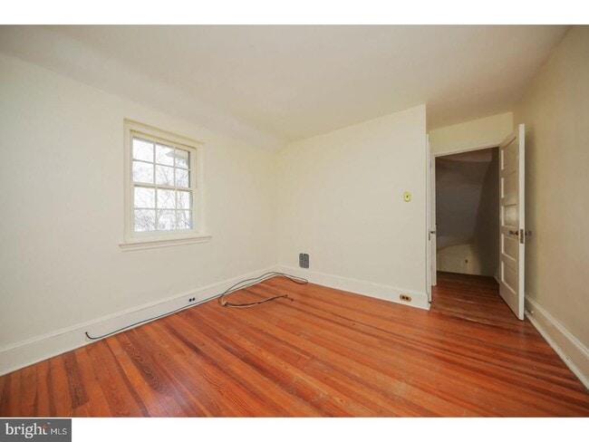 Building Photo - 17 E Willow Grove Ave