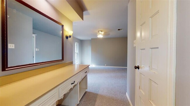Building Photo - 12618 Misty Valley Dr