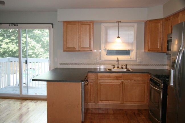 Building Photo - Humphrey Townhomes