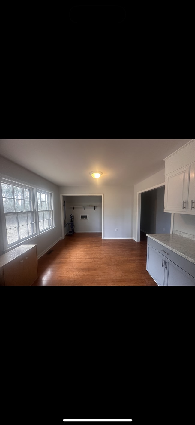 Building Photo - 5624 Englishtown Rd