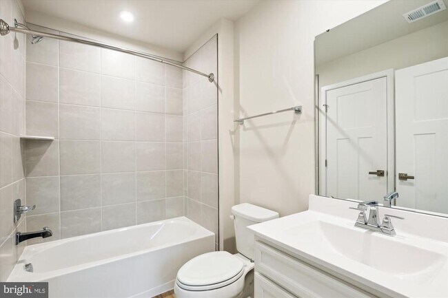 Building Photo - 14076 Sunrise Valley Dr