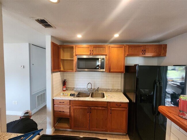 Building Photo - 2691 Northland Rd