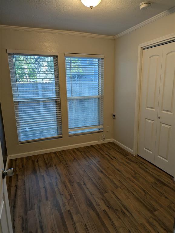 Building Photo - 5807 Cherry Park