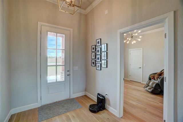 Building Photo - 1015 Greenview Dr