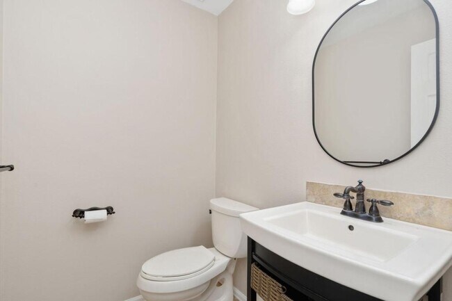 Building Photo - 2718 Granada Hills Dr