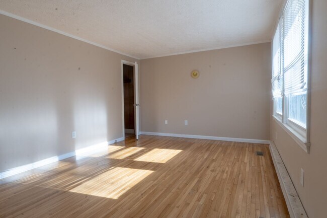 Building Photo - Charming Scottsville 3bedroom 1bath home