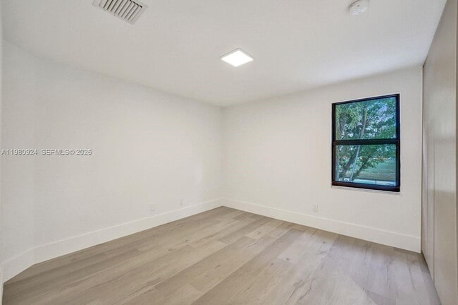 Building Photo - 4100 E Gardenia Ave