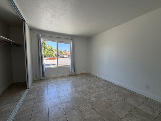 Building Photo - 228 Janan Ct