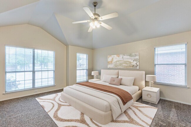 Building Photo - 2807 Lakefield Dr