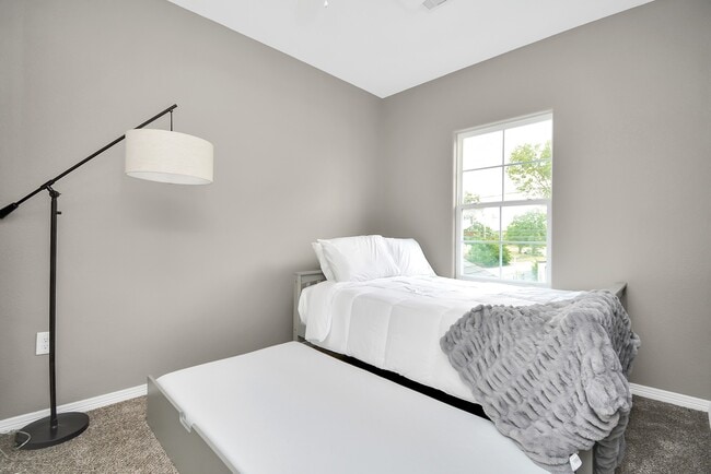 Building Photo - 3019 Elysian St