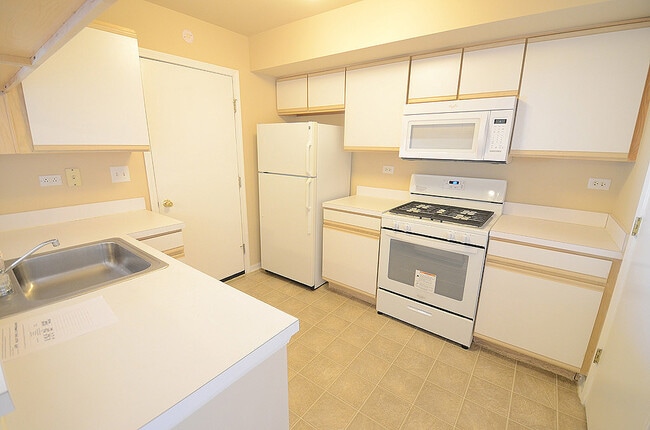 Building Photo - 439 Valley Forge Ct