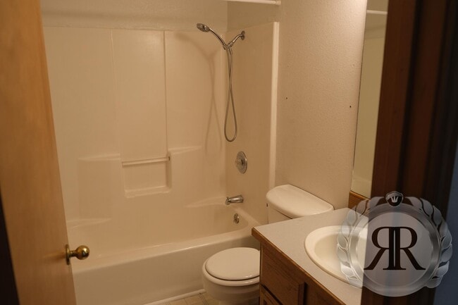 Building Photo - West Valley 2 Bedroom, 1 Bath Duplex