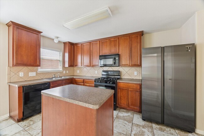 Building Photo - 8307 Cove Timbers Ln