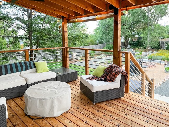 Building Photo - Remodeled 3-Bedroom Single Family Home wit...
