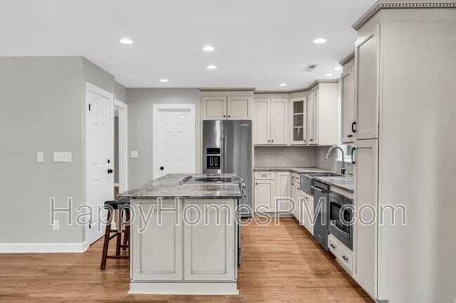 Building Photo - 236 Bayview Drive