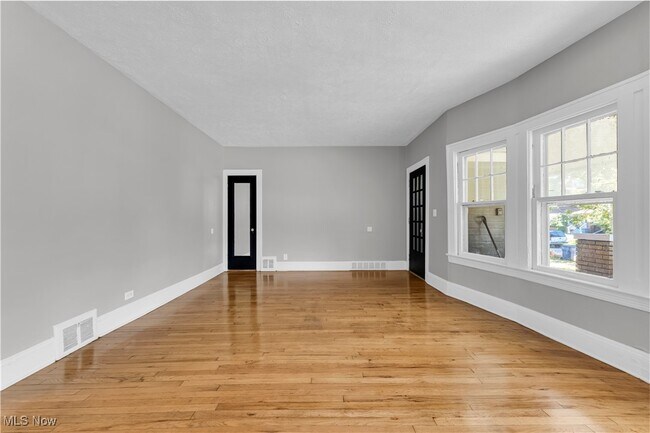 Building Photo - 1616 Eddington Rd
