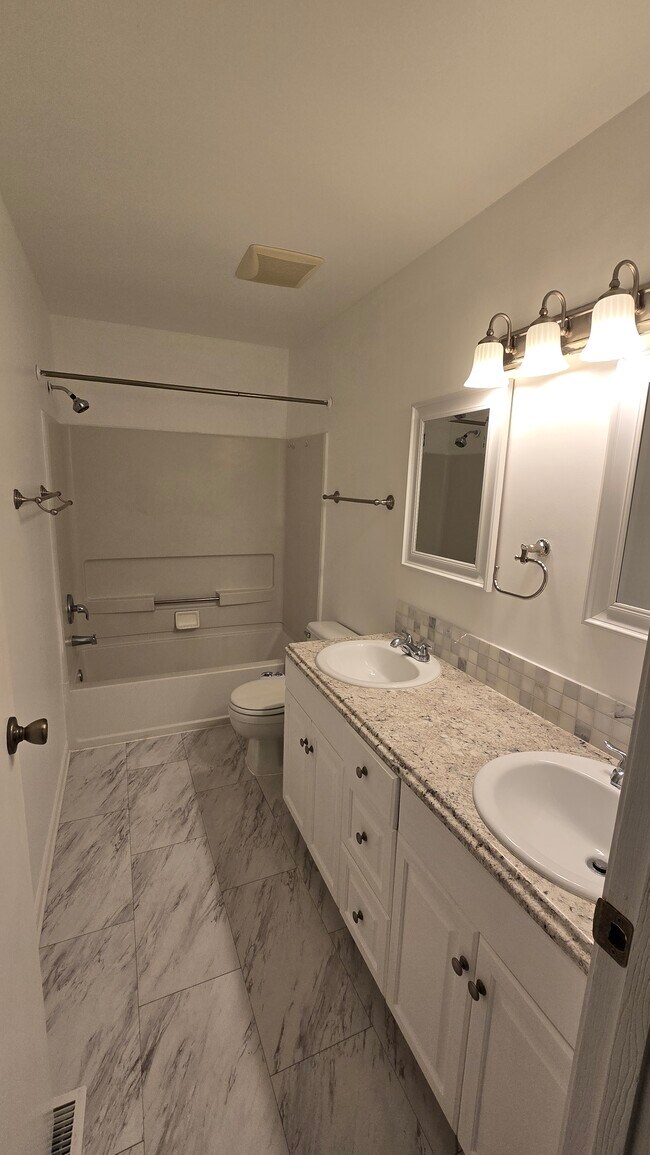 Building Photo - 5179 Springdale Blvd