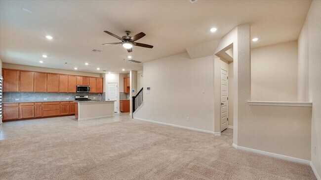 Building Photo - Redland Rd/281 Sienna Subdivision