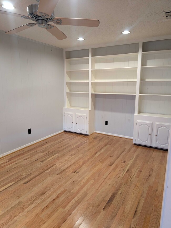 Building Photo - 10316 Lavano Ln