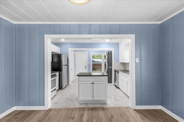 Building Photo - 301 Isbell Rd