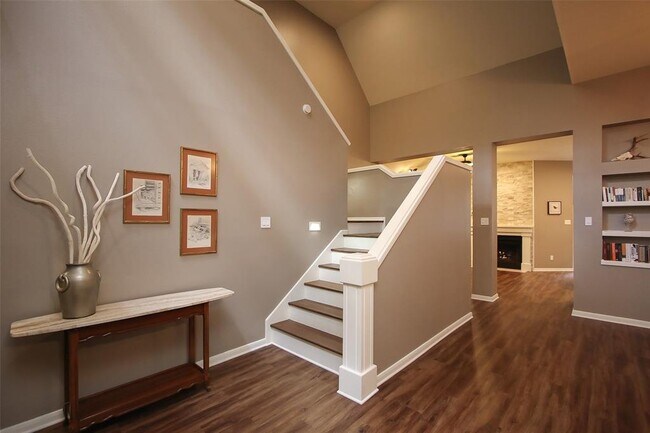 Building Photo - 6 Leaf Trace Ct