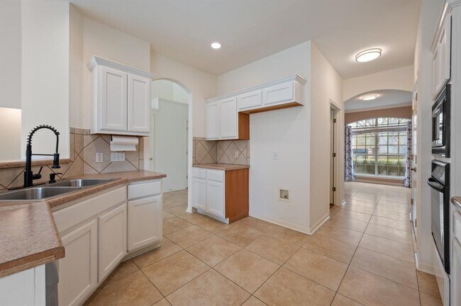 Building Photo - 1607 Belvedere Pl