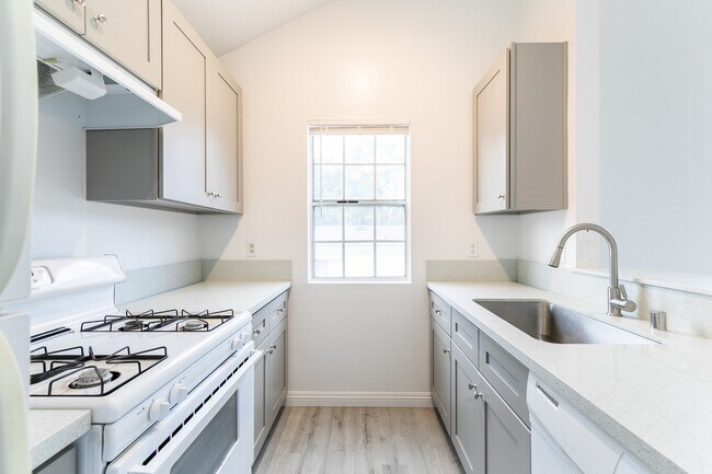 Building Photo - 2452 S Centinela Ave