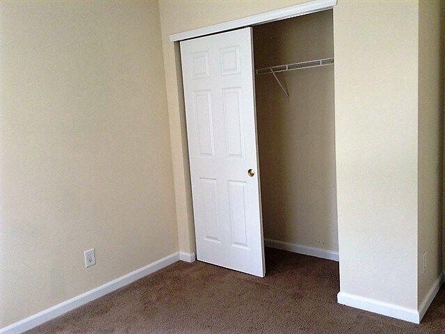 Building Photo - 6515 Knobstone Way