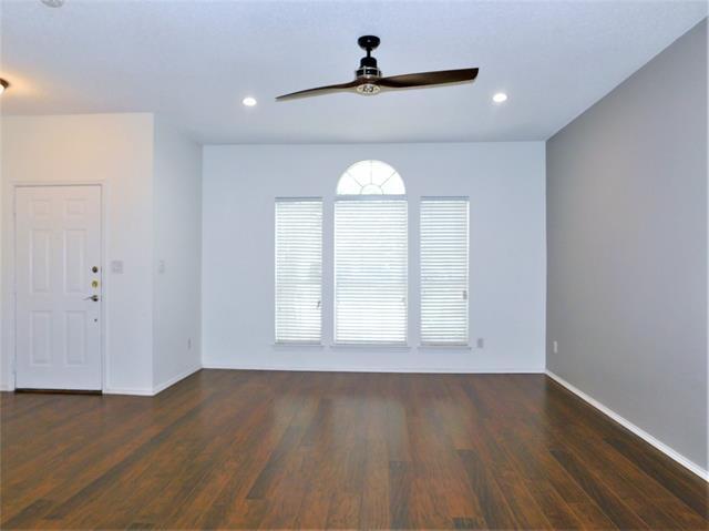 Building Photo - 717 Pace Dr