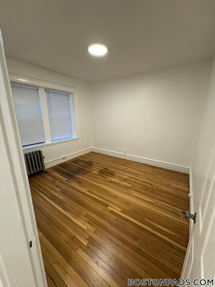 Building Photo - 52 Charlesgate E