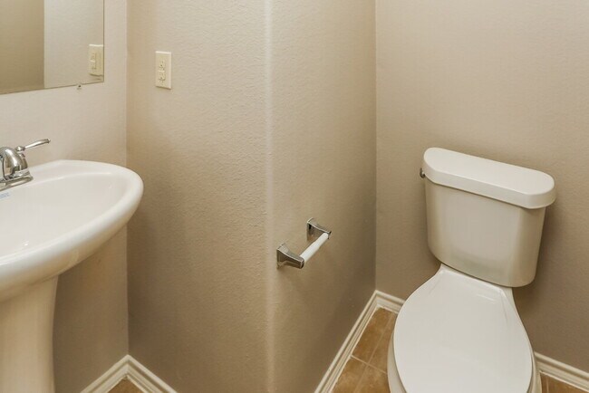 Building Photo - 313 Haywood Cir