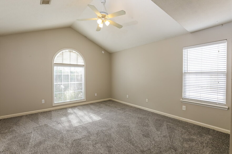 Building Photo - 4622 Noah Overlook W