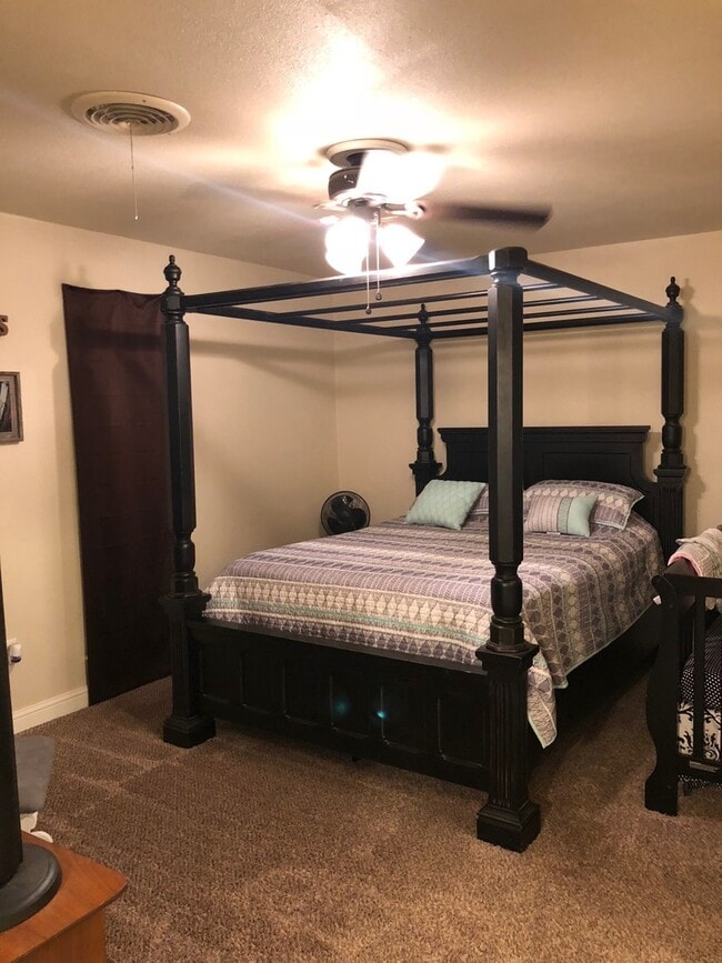 Building Photo - READY TO RENT! 3/2/2