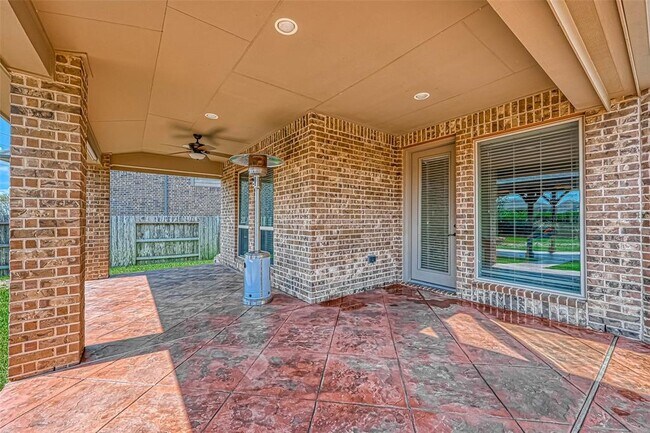 Building Photo - 27415 Blinkwood Park